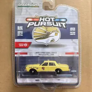 1:64 Scale Alloy Police Car Model 21 Sa7ae634a4f804245a9fe45af427dddebV