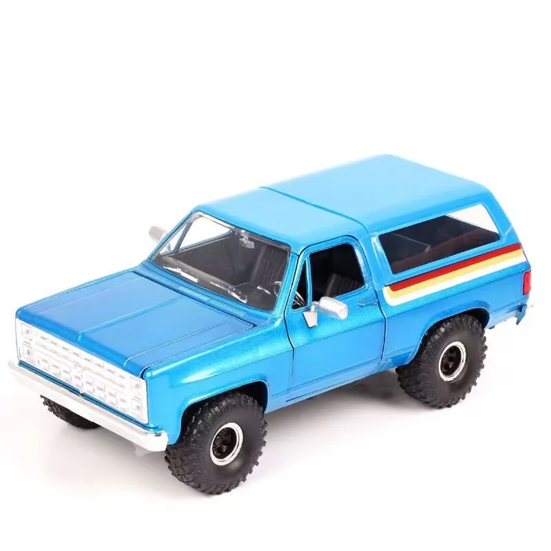 1980 Blazer Diecast Model 1/24 Scale Blue 3 1980 Blazer Diecast Model 1/24 Scale Blue - Image 3