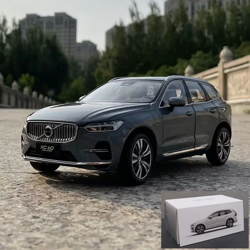 2023 Volvo XC60 1:18 Scale Diecast Model 8 2023 Volvo XC60 1:18 Scale Diecast Model - Image 8