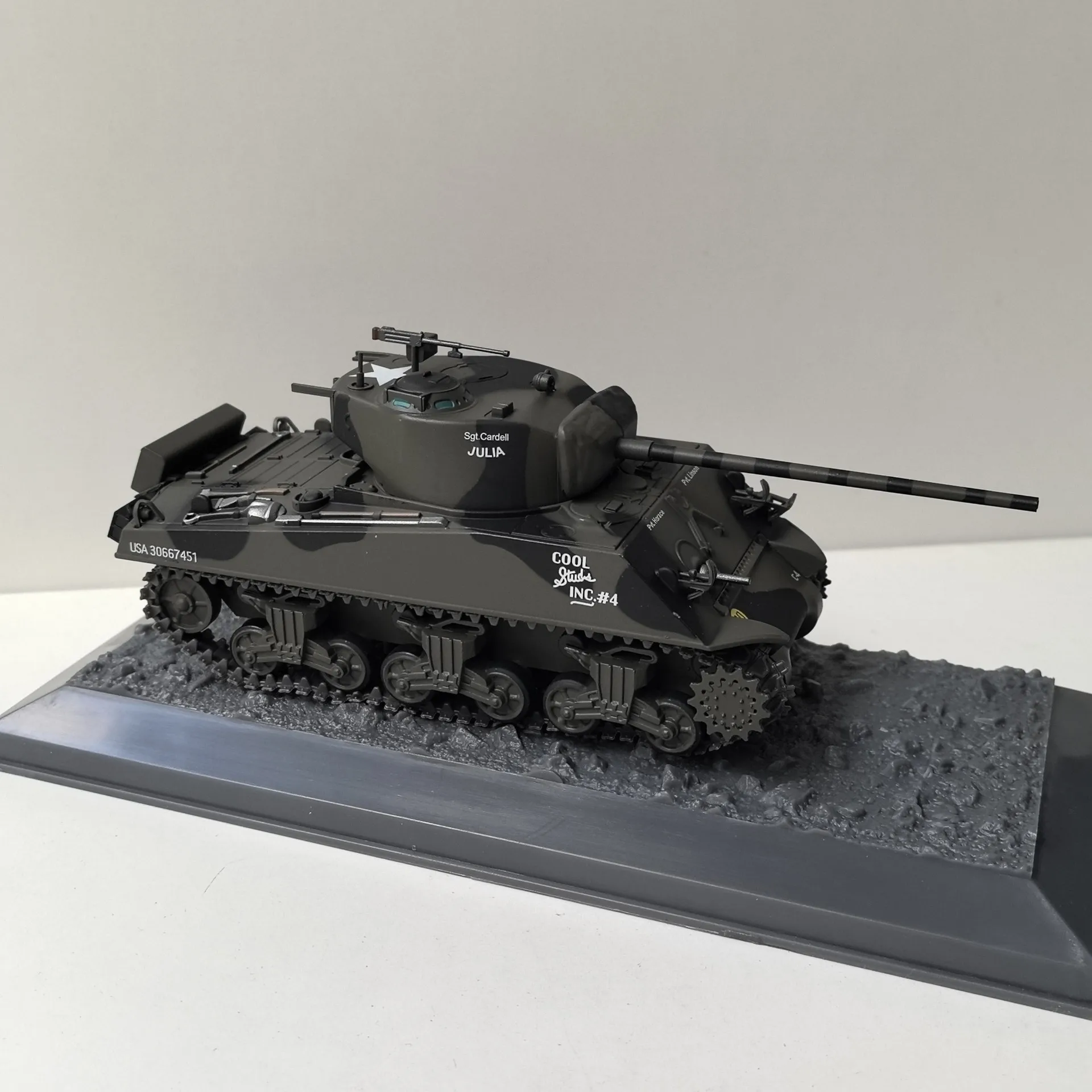Diecast IXO 1/43 M4A3 76mm Tank Model 5 Diecast IXO 1/43 M4A3 76mm Tank Model - Image 5