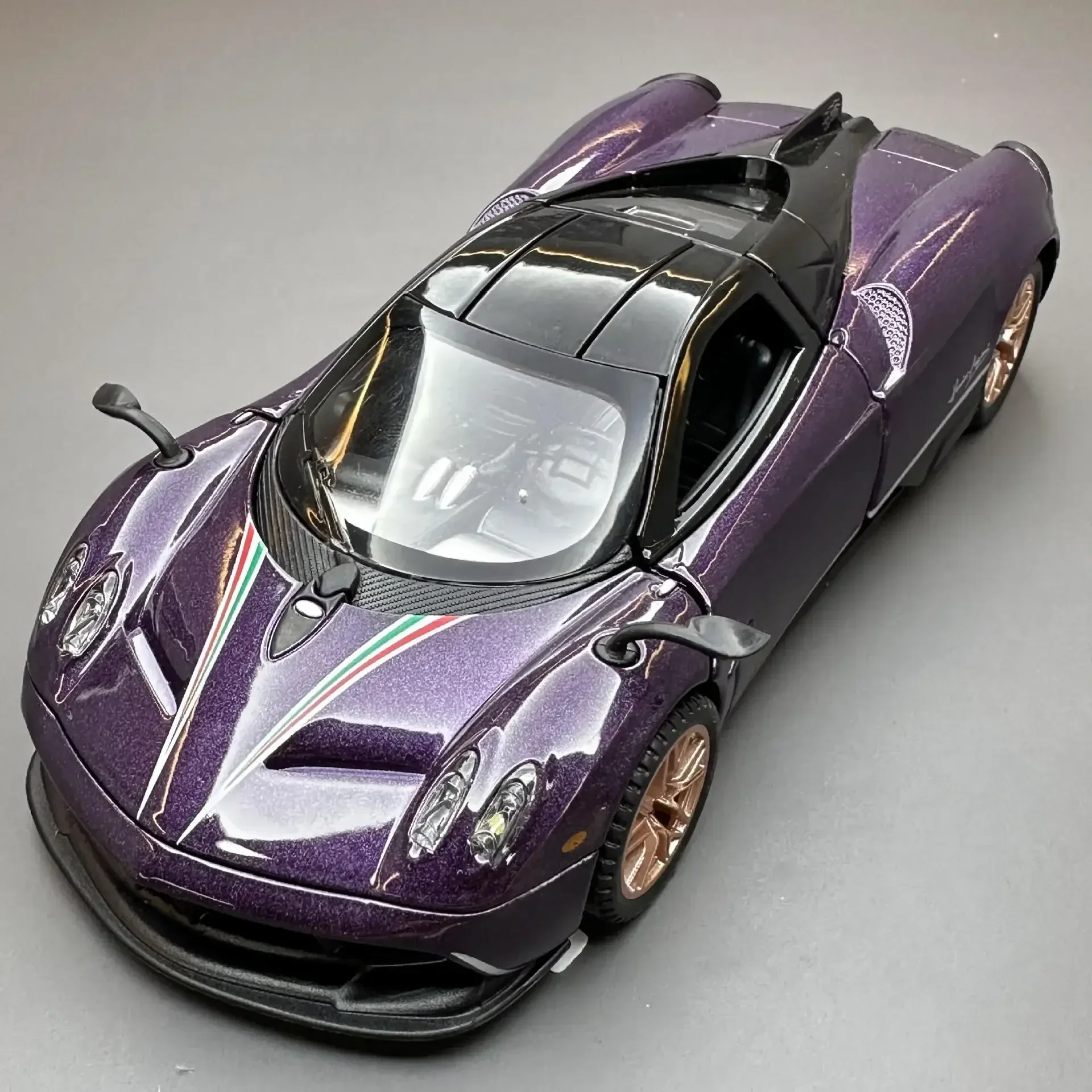 1:32 Scale Pagani Huayra Dinastia Model Car 2 1:32 Scale Pagani Huayra Dinastia Model Car - Image 2