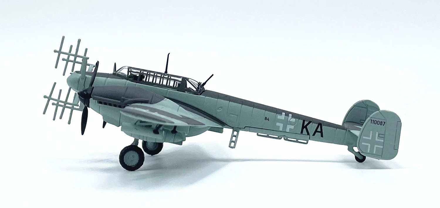 1:100 Scale German Bf110G-4 Fighter Model 5 1:100 Scale German Bf110G-4 Fighter Model - Image 5