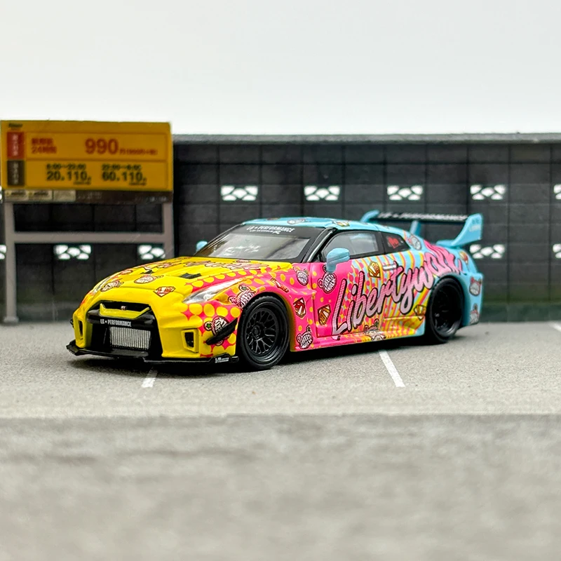Diecast 1/64 Scale Nissan GTR R35 LB Model 2 Diecast 1/64 Scale Nissan GTR R35 LB Model - Image 2