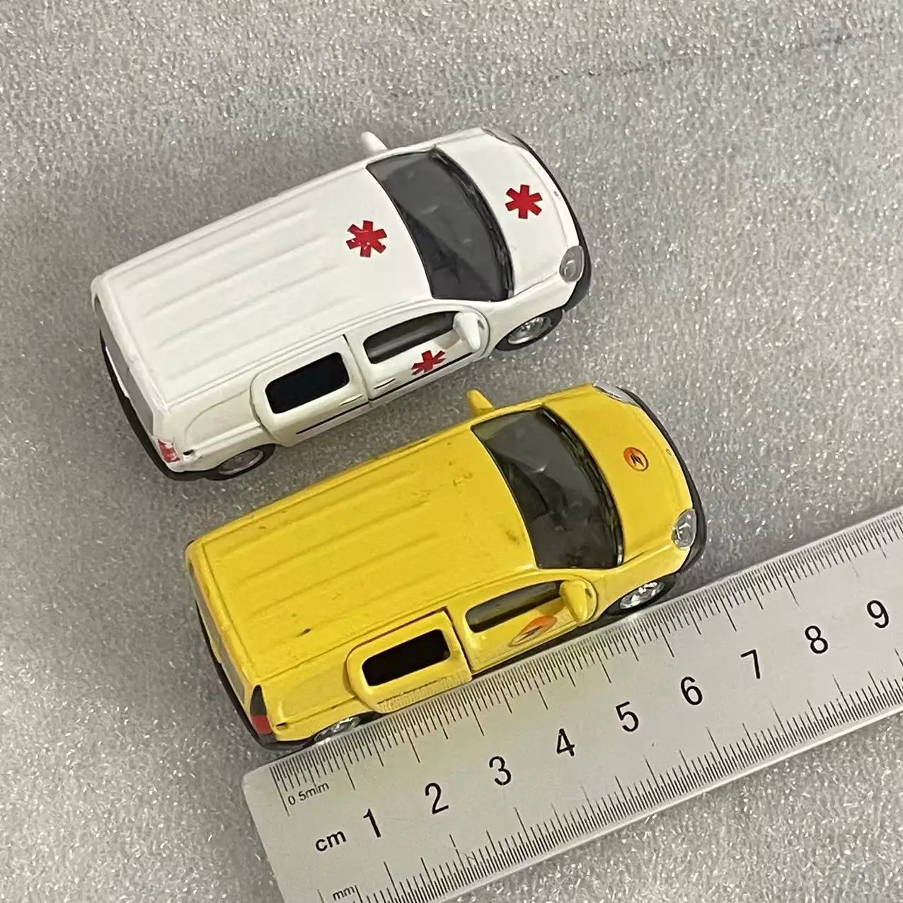 Renault Kangoo 1:64 Diecast Model, Unique Designs 3 Renault Kangoo 1:64 Diecast Model, Unique Designs - Image 3