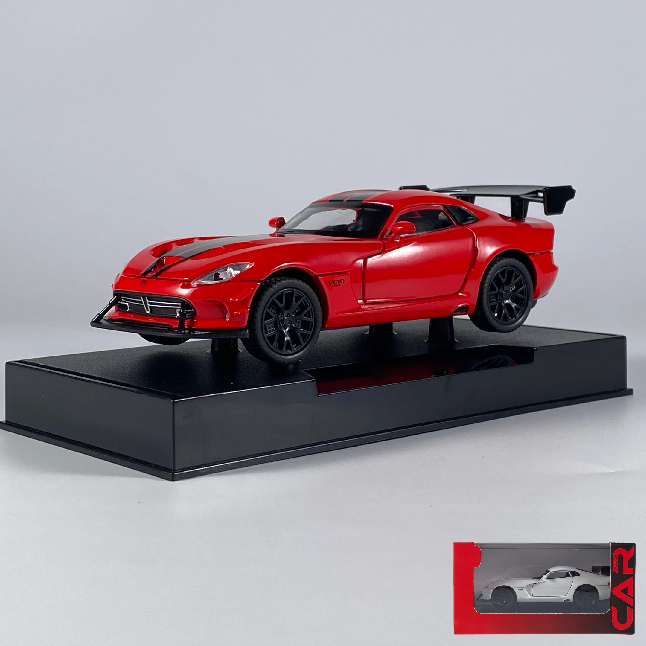 Dodge Viper ACR 1:32 Scale Diecast Model 9 Dodge Viper ACR 1:32 Scale Diecast Model - Image 9