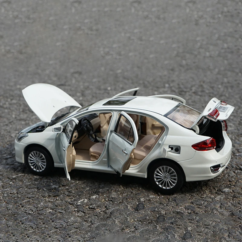 Diecast 1/18 Scale Suzuki Alivio Model Car 4 Diecast 1/18 Scale Suzuki Alivio Model Car - Image 4