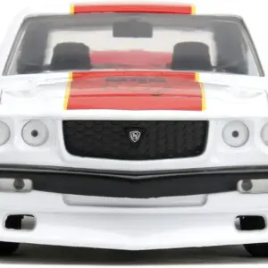 1974 Mazda RX-3 1:24 Scale Model with Figurine 10 Sbaa52b93bd434e0f803ec2d766e191c73