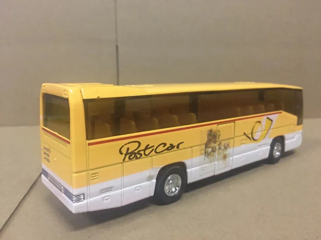 Welly 1/60 Scale Mercedes-Benz O 303 Coach 4 Welly 1/60 Scale Mercedes-Benz O 303 Coach - Image 4