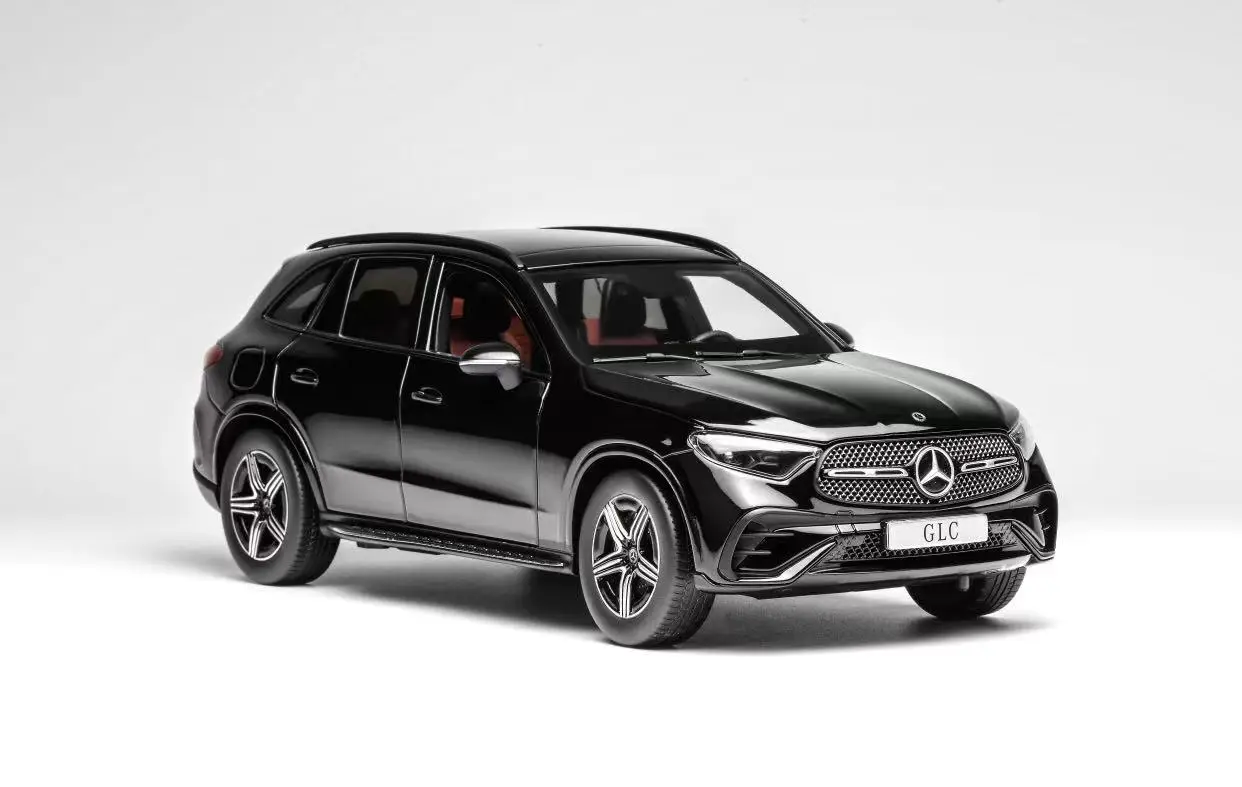 1/18 Scale Glossy Black GLC Diecast Model 2 1/18 Scale Glossy Black GLC Diecast Model - Image 2