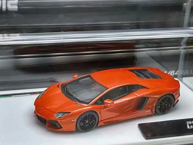 1:64 Scale Lamborghini Aventador LP700-4 Set 3 1:64 Scale Lamborghini Aventador LP700-4 Set - Image 3