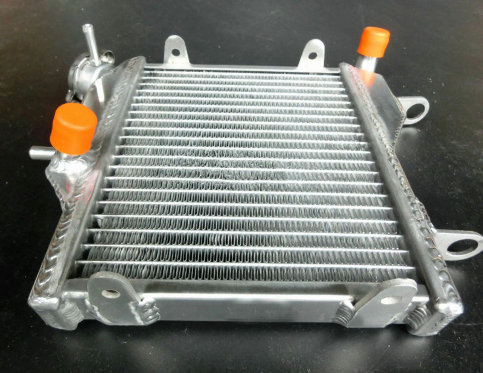 Heavy-Duty Aluminum Radiator for Yamaha TZR250 4 Heavy-Duty Aluminum Radiator for Yamaha TZR250 - Image 4