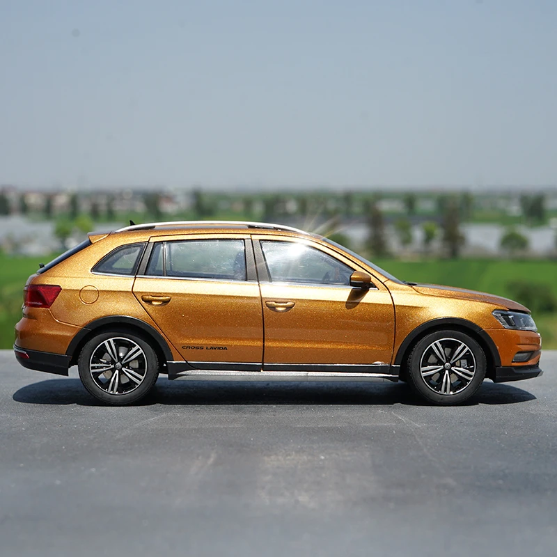 1:18 Scale Cross Lavida Diecast Model Car 5 1:18 Scale Cross Lavida Diecast Model Car - Image 5