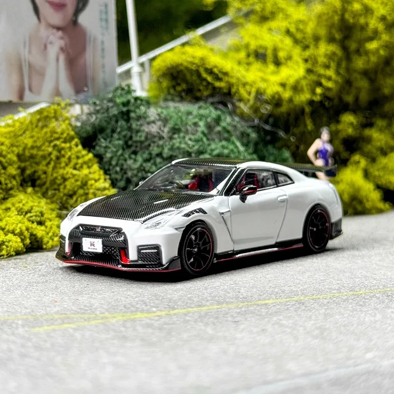 1:64 Scale Diecast Metal Nissan GT-R R35 Model 3 1:64 Scale Diecast Metal Nissan GT-R R35 Model - Image 3