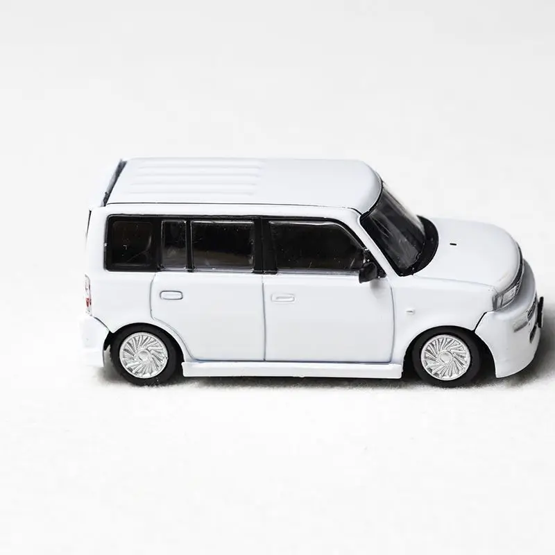 2000 bB Diecast Metal Model Vehicle 1:64 Scale 4 2000 bB Diecast Metal Model Vehicle 1:64 Scale - Image 4