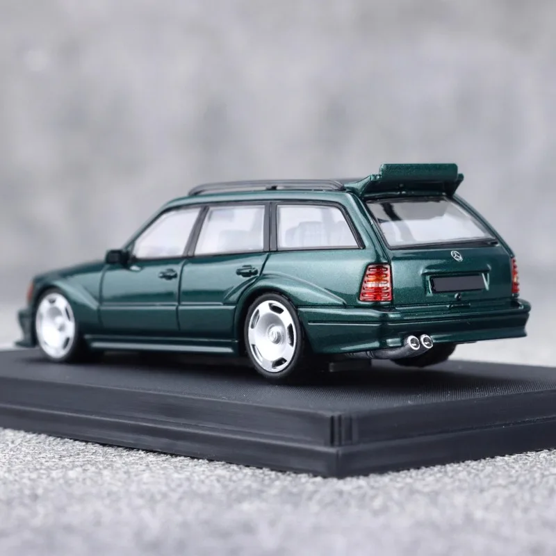 Benz S124 MODEII EVO2 Diecast Model Collection 5 Benz S124 MODEII EVO2 Diecast Model Collection - Image 5