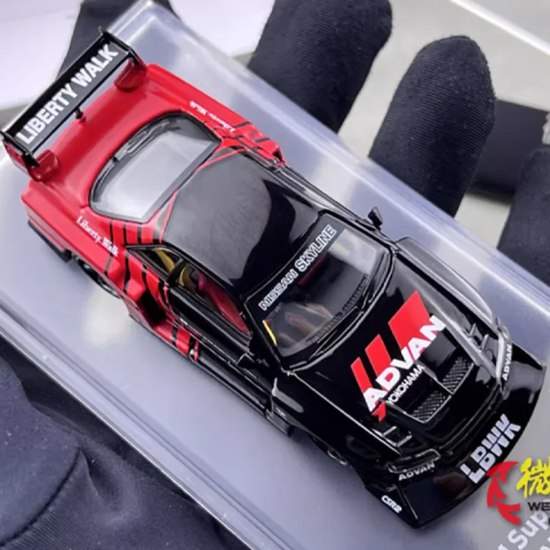 Nissan Skyline GTR ER34 Diecast Model 1:64 2 Nissan Skyline GTR ER34 Diecast Model 1:64 - Image 2