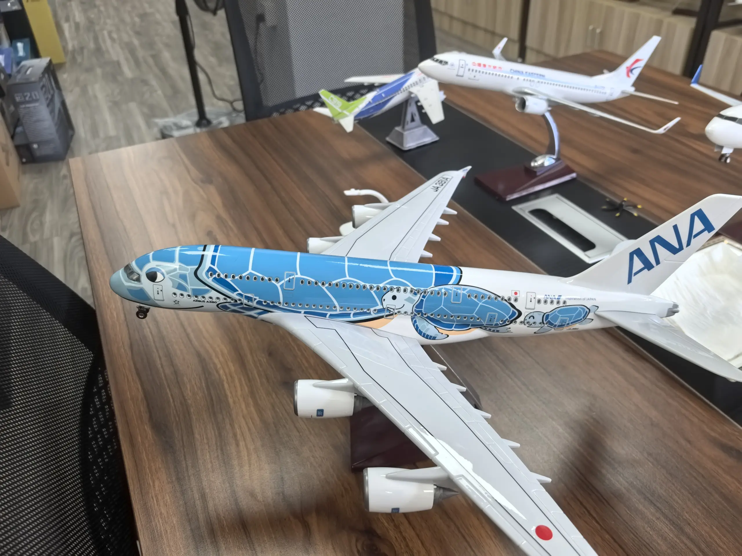 Airbus A380 Model 1:160 Scale with LED Light 3 Airbus A380 Model 1:160 Scale with LED Light - Image 3