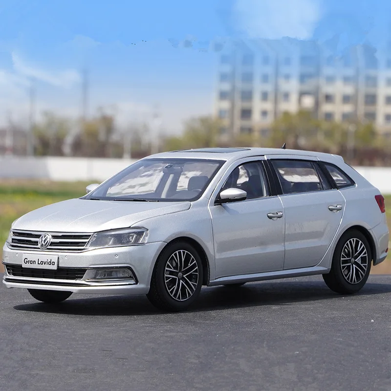 VW Gran Lavida 1:18 Diecast Model Silver 12 VW Gran Lavida 1:18 Diecast Model Silver - Image 12