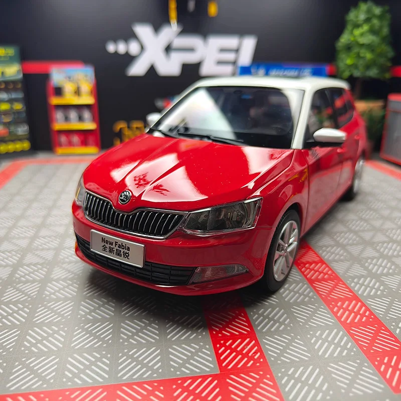 Skoda New Fabia 1:18 Diecast Model Car 7 Skoda New Fabia 1:18 Diecast Model Car - Image 7