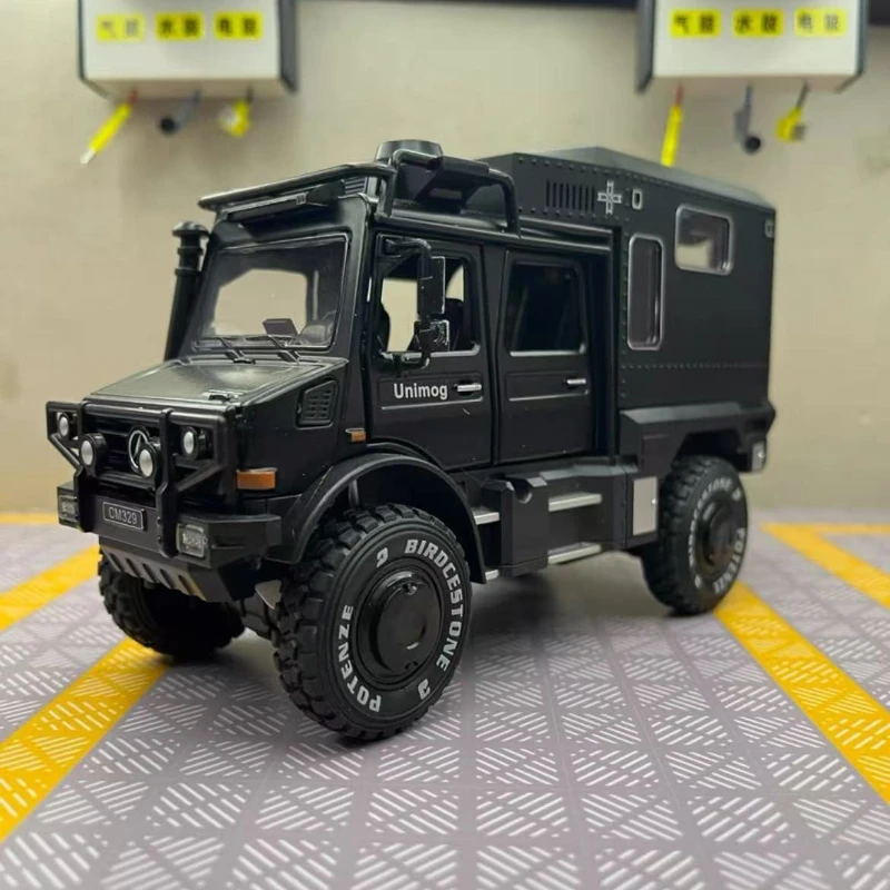 1:28 Scale Mercedes-Benz Unimog Diecast Model 5 1:28 Scale Mercedes-Benz Unimog Diecast Model - Image 5