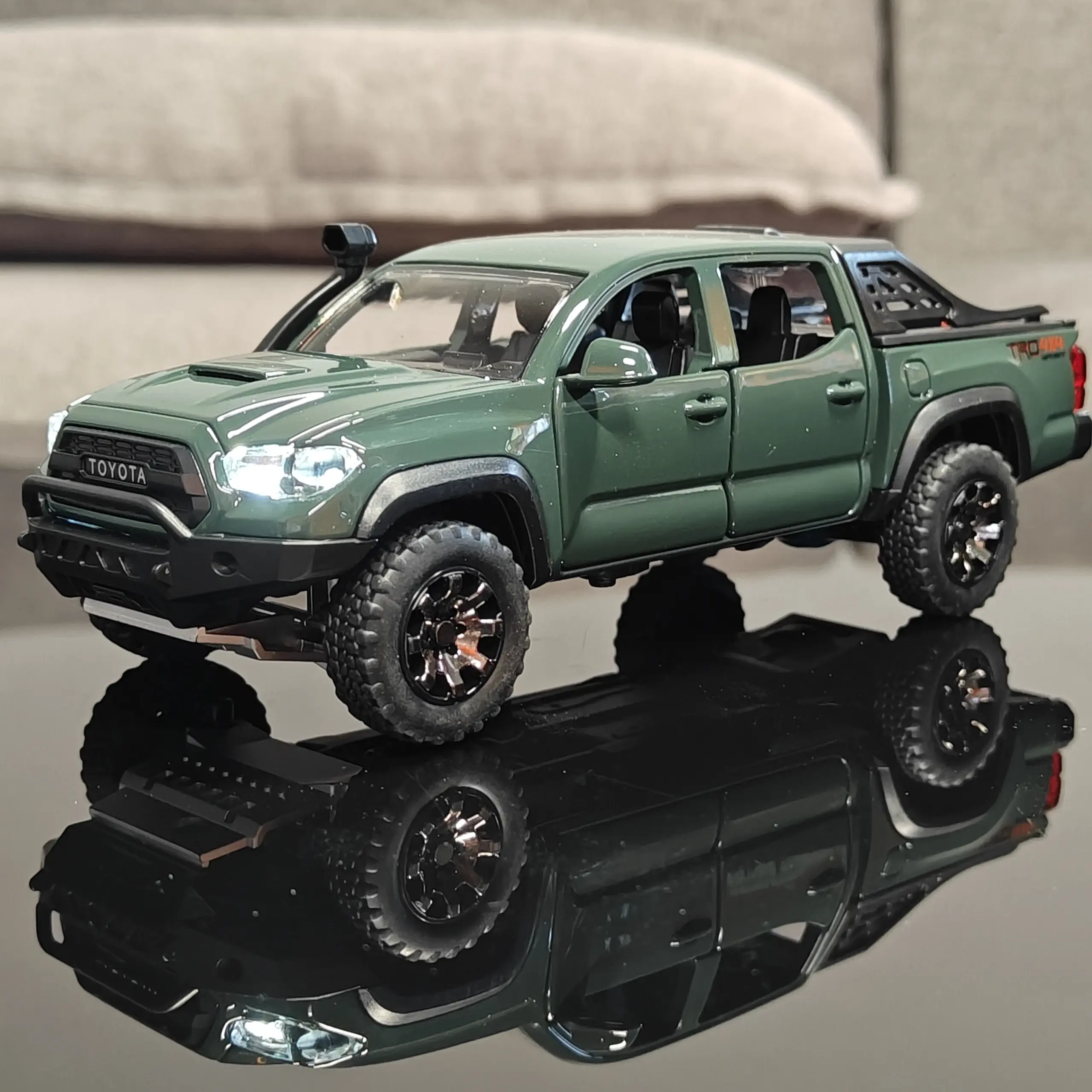 1:32 Scale Toyota Tacoma TRO Pickup Model 18 1:32 Scale Toyota Tacoma TRO Pickup Model - Image 18