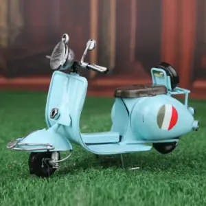 Vespa Motorcycle 1:18 Scale Model in Yellow 35 Sd10f14f3120a4673bb070da927a4364a8