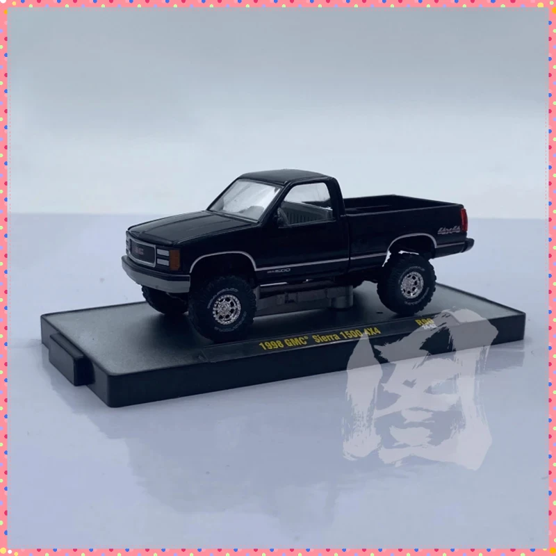 1998 GMC Sierra 1500 4x4 Model 1:64 Scale 4 1998 GMC Sierra 1500 4x4 Model 1:64 Scale - Image 4