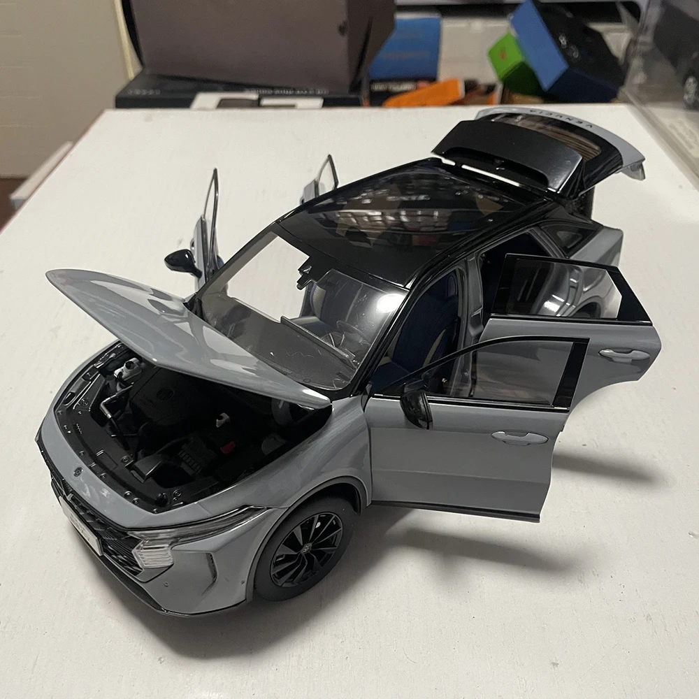 Dongfeng Nissan Venucia 2024 SUV Model 1:18 Scale 6 Dongfeng Nissan Venucia 2024 SUV Model 1:18 Scale - Image 6