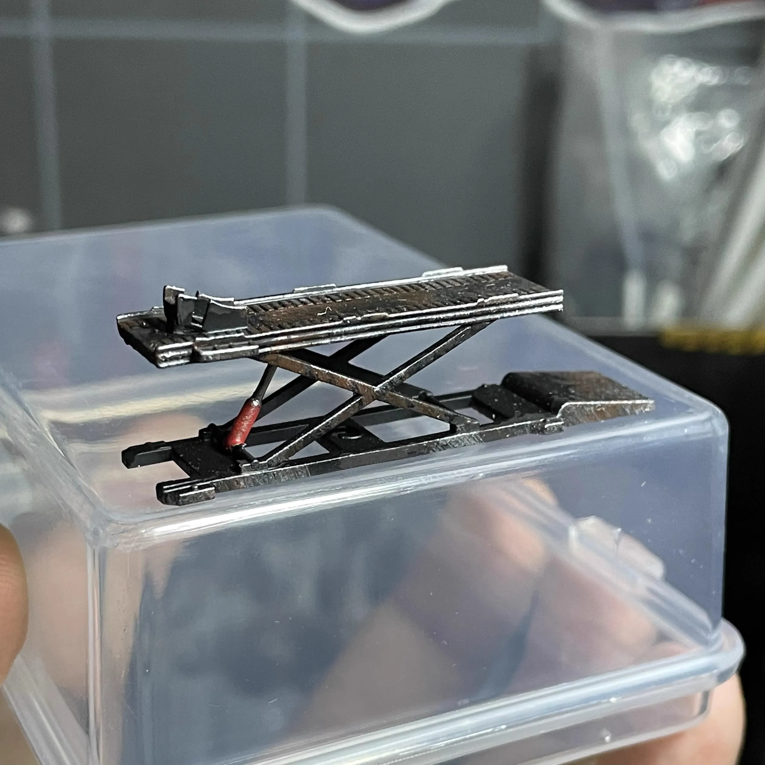 1/64 Motorcycle Lift Diorama Model with Bike 4 1/64 Motorcycle Lift Diorama Model with Bike - Image 4