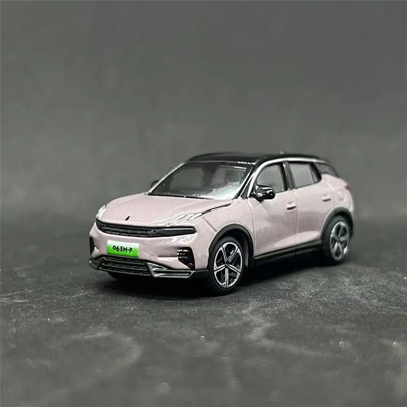 Bburago 1:64 LYNK&CO 06 EM-P SUV Model 4 Bburago 1:64 LYNK&CO 06 EM-P SUV Model - Image 4