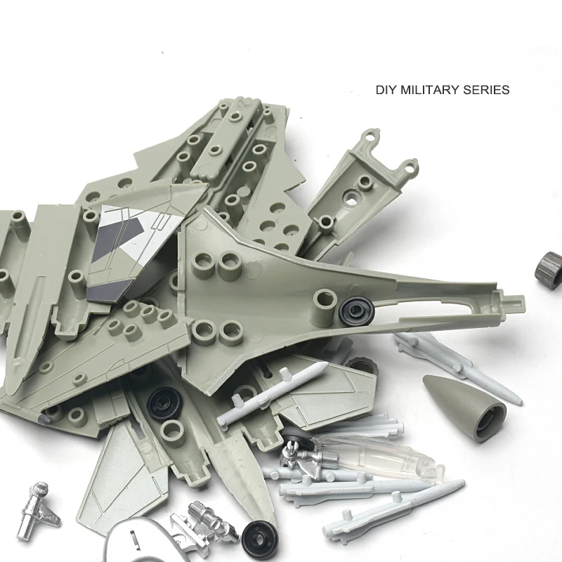 1:100 Scale SU-35 Model Assembly Replica 2 1:100 Scale SU-35 Model Assembly Replica - Image 2