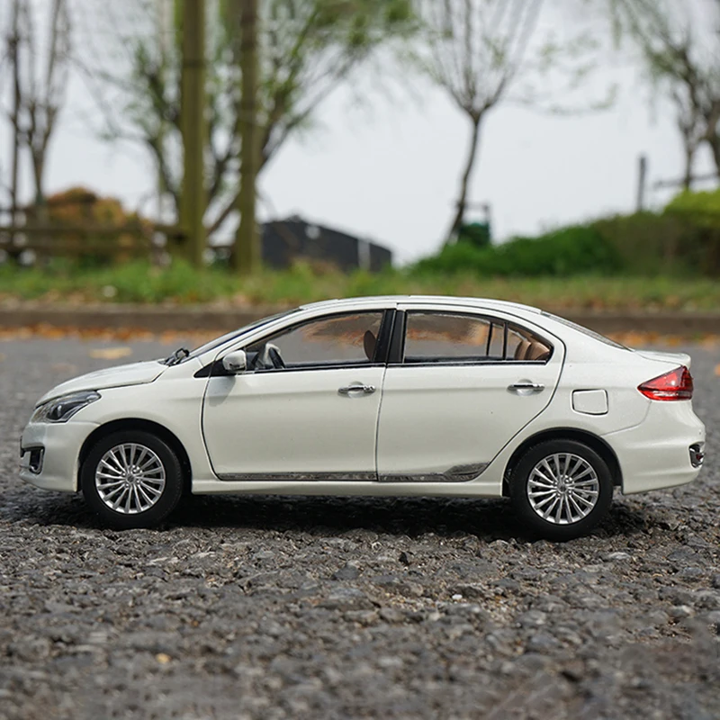 Diecast 1/18 Scale Suzuki Alivio Model Car 2 Diecast 1/18 Scale Suzuki Alivio Model Car - Image 2