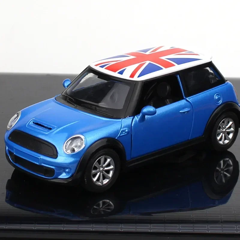 1:36 Scale Diecast Mini Cooper Model Red/White 7 1:36 Scale Diecast Mini Cooper Model Red/White - Image 7