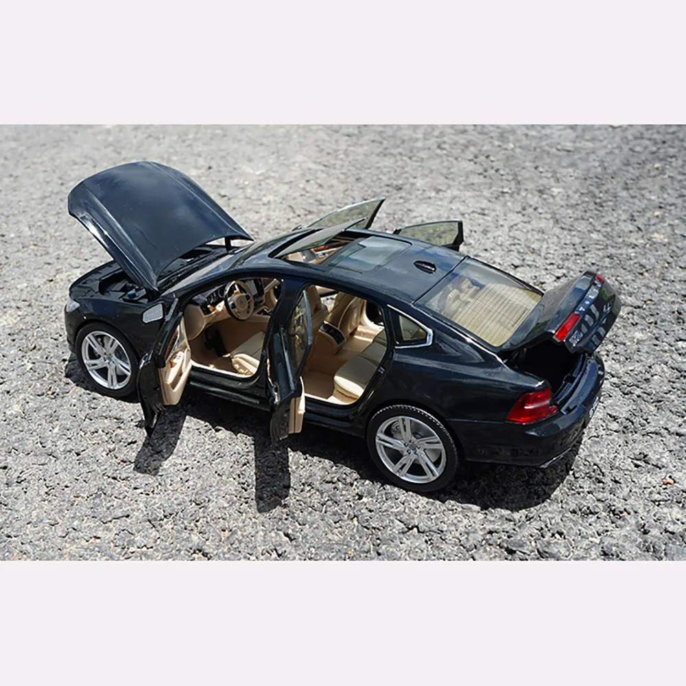 1:18 Scale Volvo S90 Luxury Die-Cast Model 5 1:18 Scale Volvo S90 Luxury Die-Cast Model - Image 5