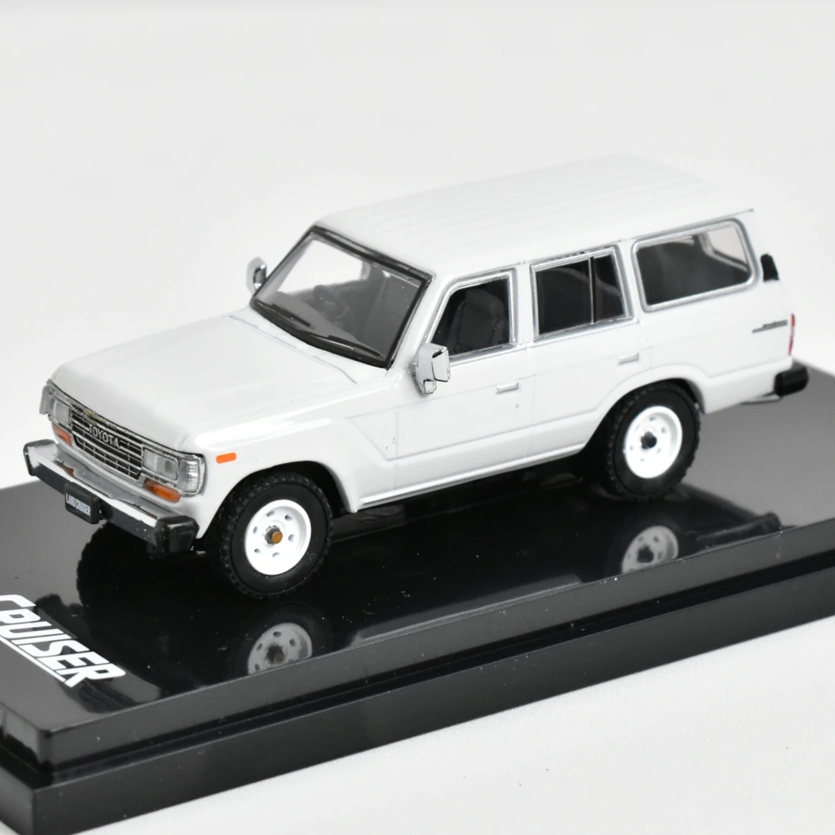 HOBBY JAPAN 1:64 Toyota Land Cruiser Diecast Car 7 HOBBY JAPAN 1:64 Toyota Land Cruiser Diecast Car - Image 7