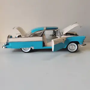1:18 Scale Diecast 1955 Ford Crown Victoria Model 8 Se1794b6fcd9c46a68ae4fa313115dae5O