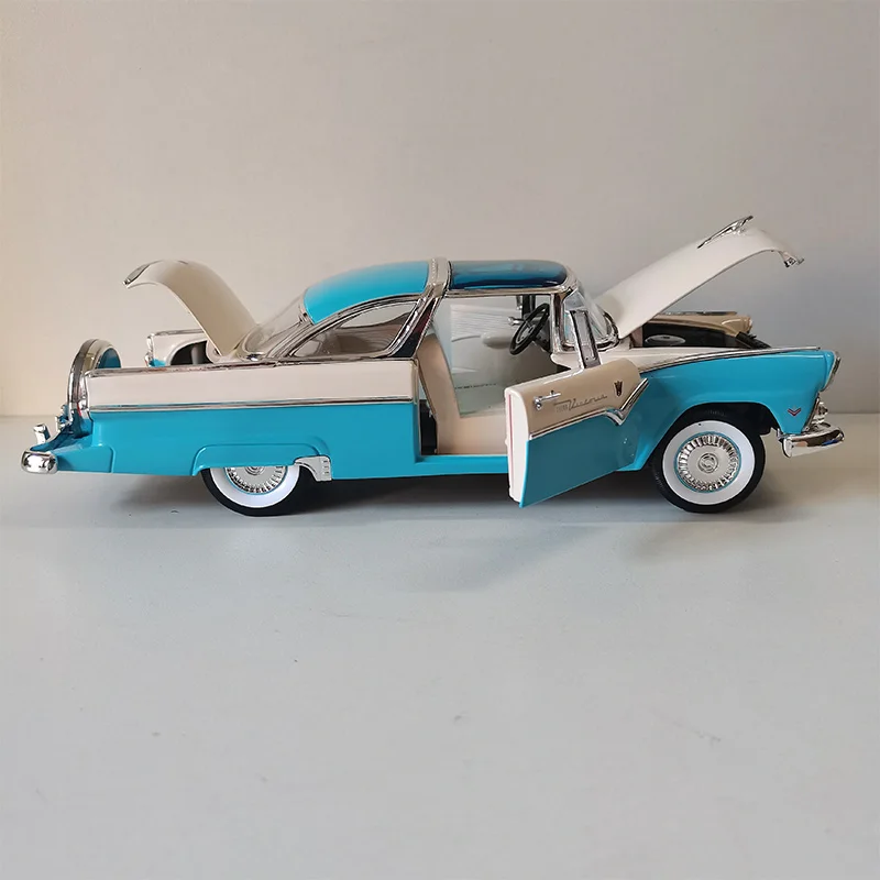 1:18 Scale Diecast 1955 Ford Crown Victoria Model 3 1:18 Scale Diecast 1955 Ford Crown Victoria Model - Image 3