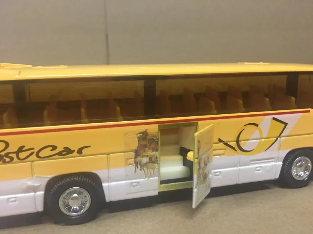 Welly 1/60 Scale Mercedes-Benz O 303 Coach 3 Welly 1/60 Scale Mercedes-Benz O 303 Coach - Image 3