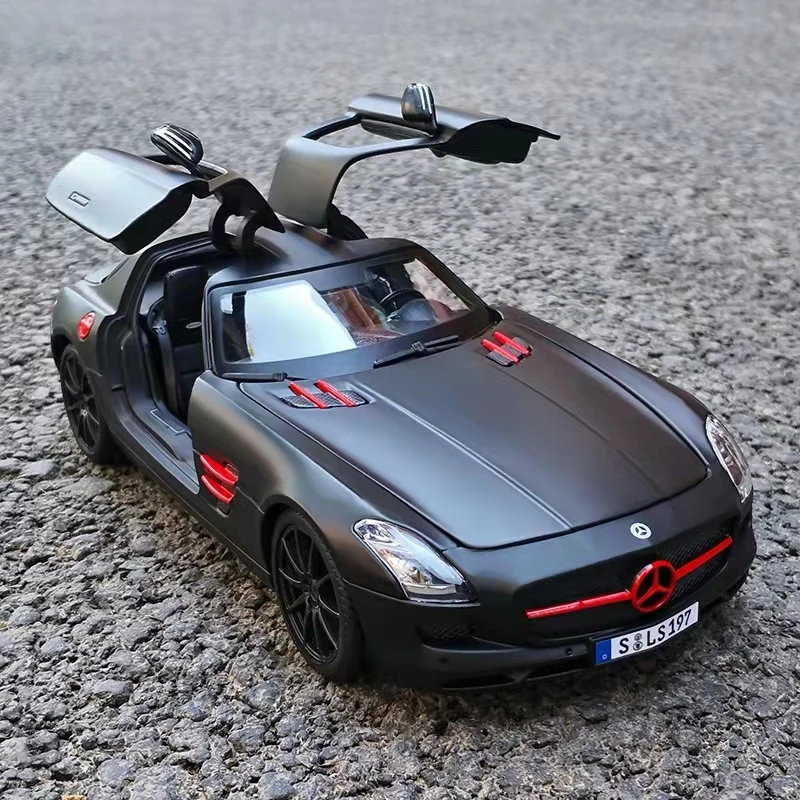 Maisto 1:18 Mercedes Benz SLS AMG Model Car 2 Maisto 1:18 Mercedes Benz SLS AMG Model Car - Image 2