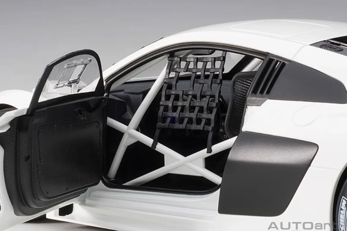 Diecast 1/18 Scale Audi R8 LMS Model Car 5 Diecast 1/18 Scale Audi R8 LMS Model Car - Image 5
