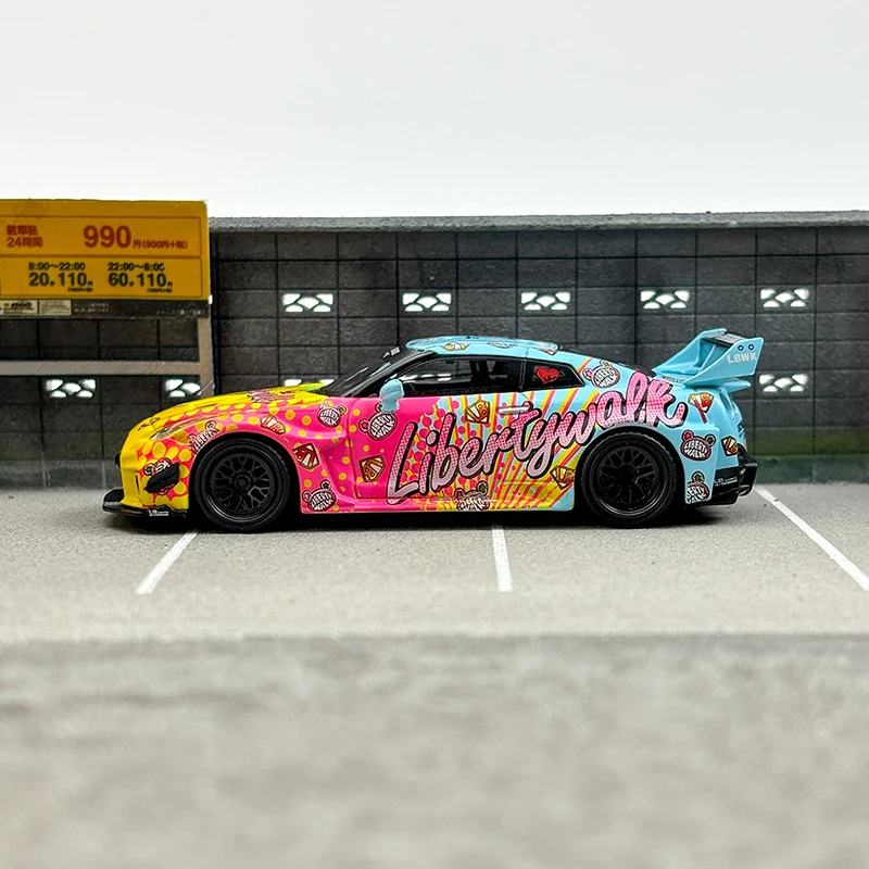 Diecast 1/64 Scale Nissan GTR R35 LB Model 3 Diecast 1/64 Scale Nissan GTR R35 LB Model - Image 3