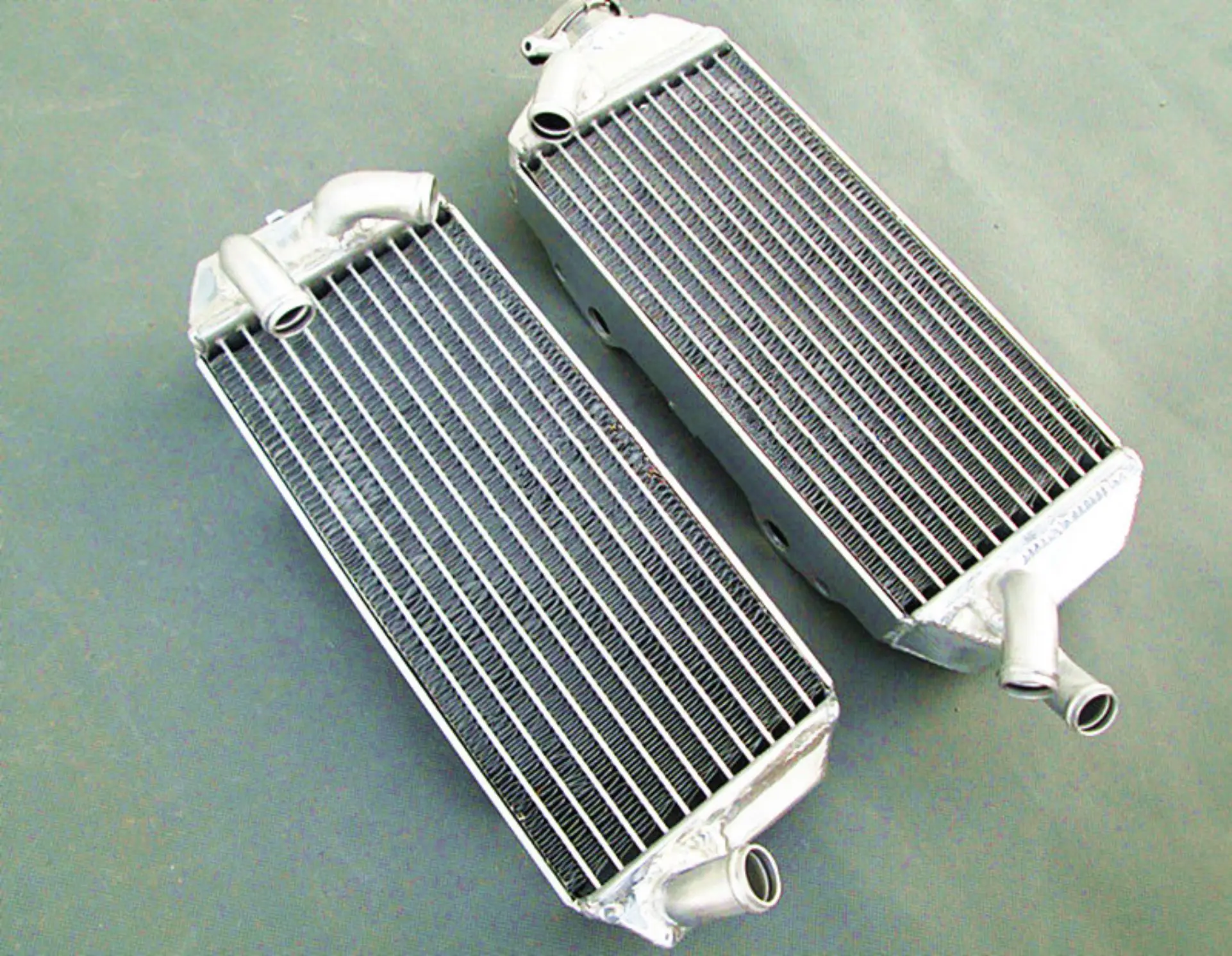 High-Performance Aluminum Radiator Set for Suzuki DRZ 4 High-Performance Aluminum Radiator Set for Suzuki DRZ - Image 4