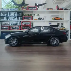 BMW 330i 1/18 Scale Diecast Model Car 9 Se59c55d3cfa64c8d8d56386d6e8241e0C