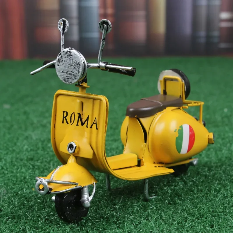 Vespa Motorcycle 1:18 Scale Model in Yellow 7 Vespa Motorcycle 1:18 Scale Model in Yellow - Image 7