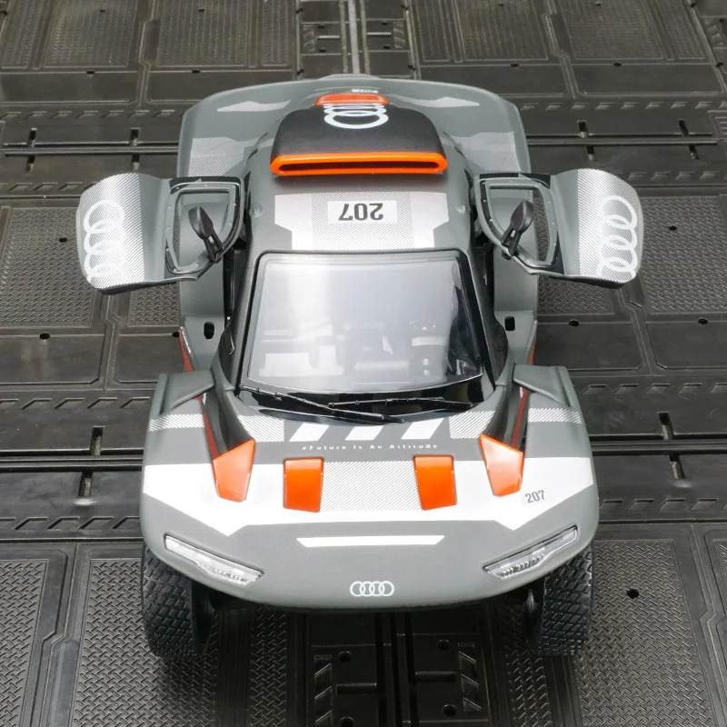 Audi RS Q e-tron 1:24 Diecast Model 5 Audi RS Q e-tron 1:24 Diecast Model - Image 5