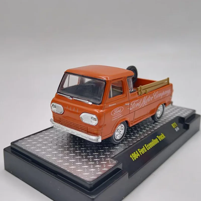 1:64 Scale Diecast Ford and GMC Truck Set 4 1:64 Scale Diecast Ford and GMC Truck Set - Image 4