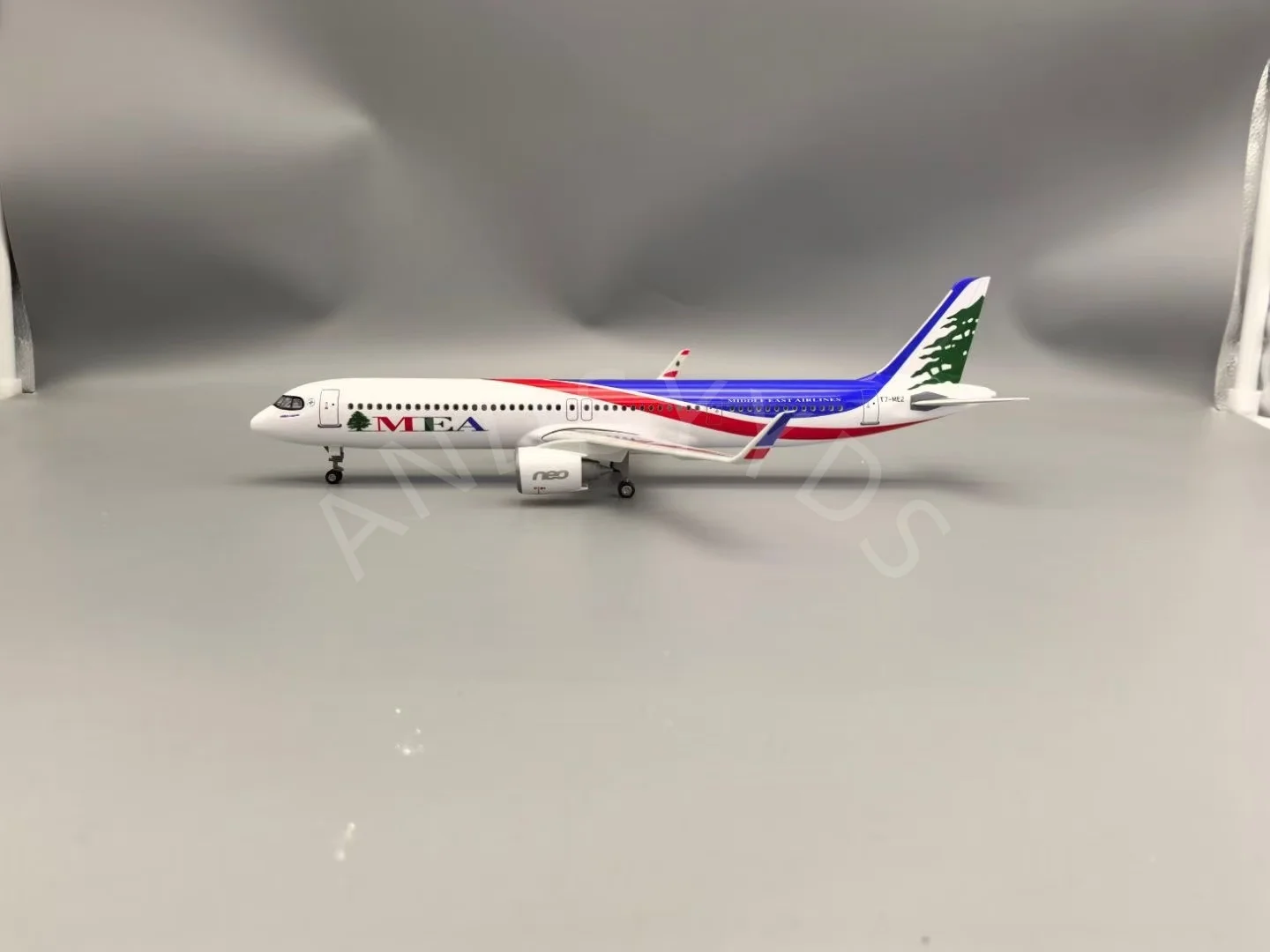 1/100 Scale Plane A321neo Model with LED Lights 4 1/100 Scale Plane A321neo Model with LED Lights - Image 4