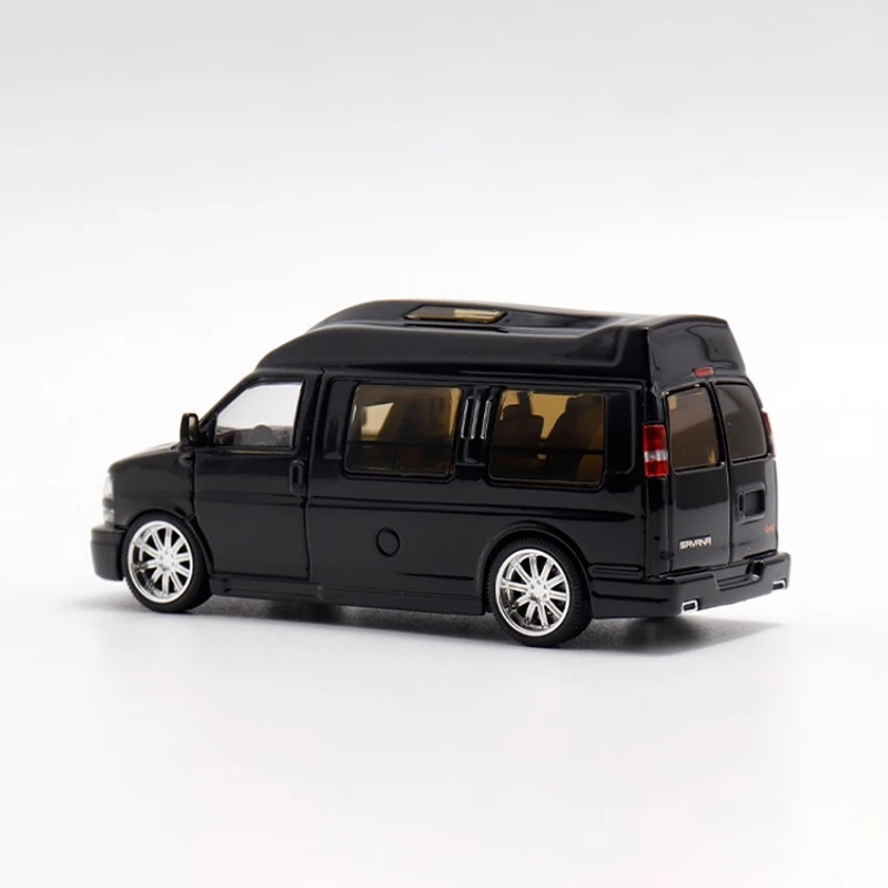 GOC Diecast 1:64 Scale GMC Savana SUV 5 GOC Diecast 1:64 Scale GMC Savana SUV - Image 5