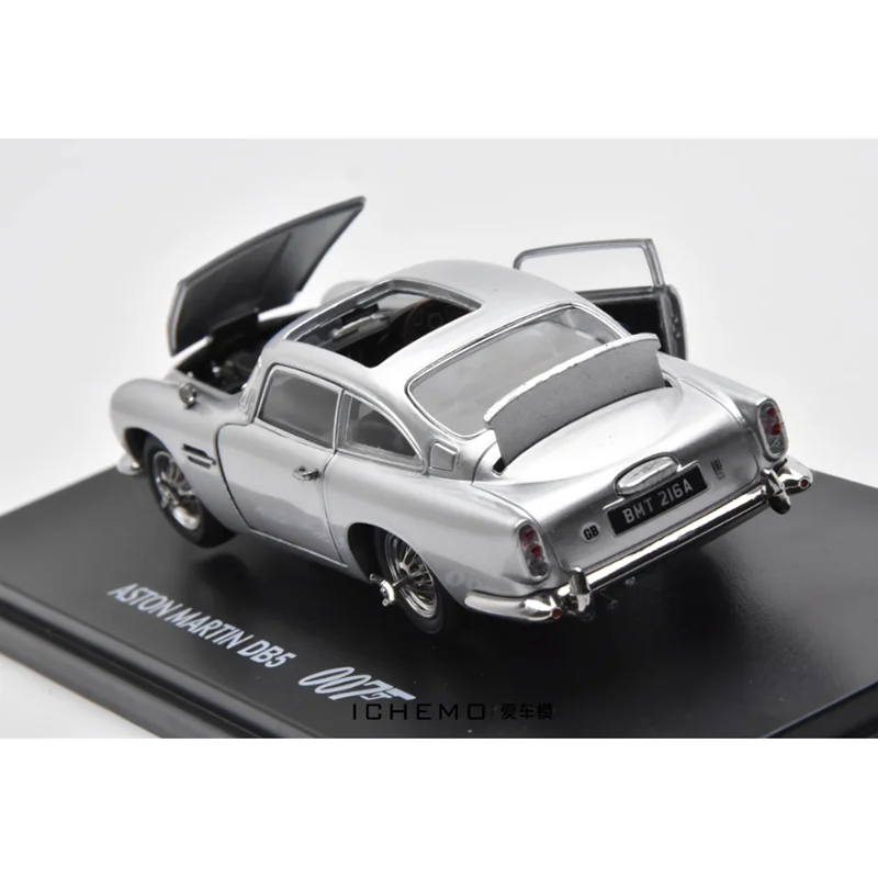 Aston Martin DB5 007 Diecast Model 1/43 Scale 3 Aston Martin DB5 007 Diecast Model 1/43 Scale - Image 3