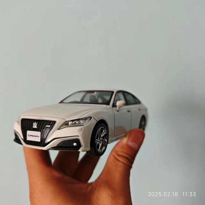 Diecast Model Car Set - BMW, Toyota, Benz, Forklift 8 Diecast Model Car Set - BMW, Toyota, Benz, Forklift - Image 8